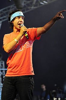 Arj Barker - Wikiunfold